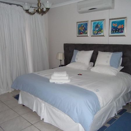 Scorpio Guest House Vredenburg Exterior foto